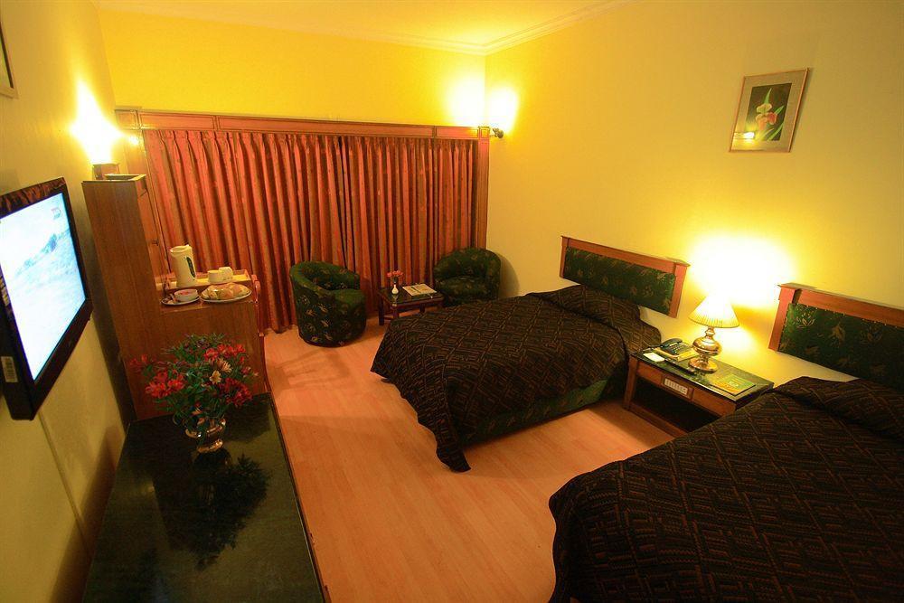 The Monarch Hotel Ooty Exterior photo